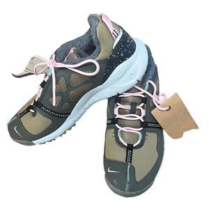 Nike Green & Pink Free Terra Vista Sneakers NWOB Size 9